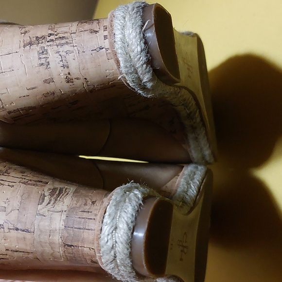 COPY - Cole Haan Size 5B wedge heel cork shoe - Picture 6 of 8